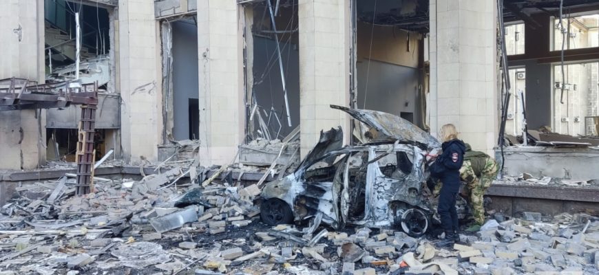 Последствия удара ВСУ по администрации Донецка 16.10